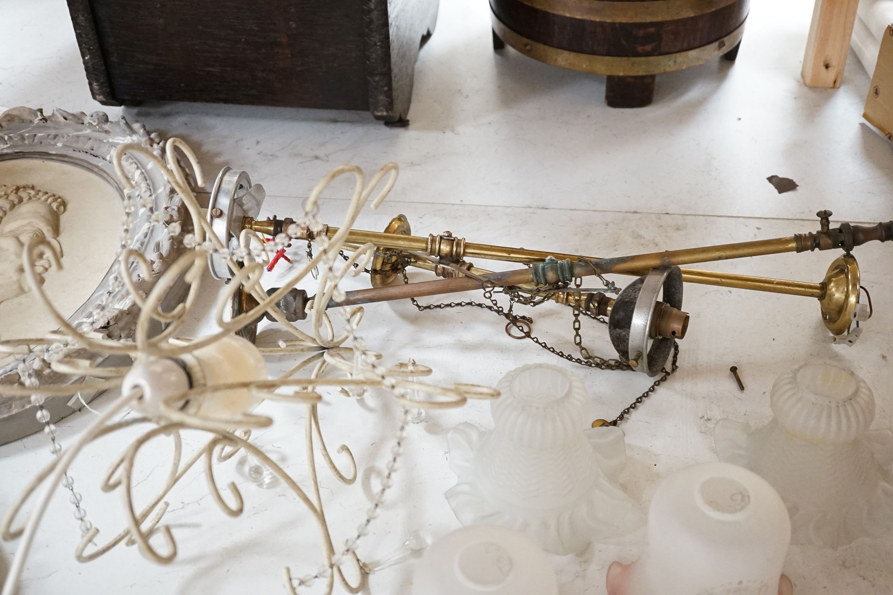 A glass rose decorated plaffonier and various central light fittings